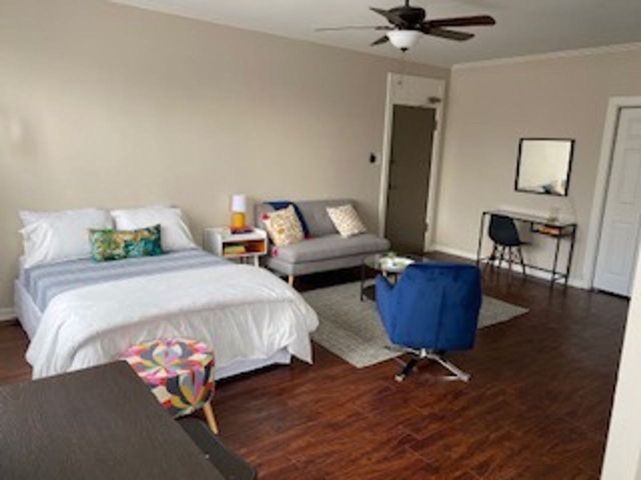 Jeffery Parkway Apartments - Photo 7 of 15
