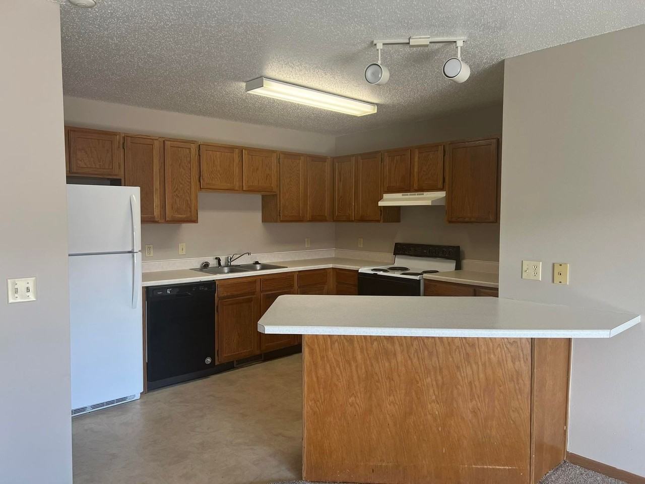 East Briar Estates - Photo 3 of 10