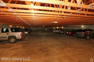 featured image of 400 River Dr