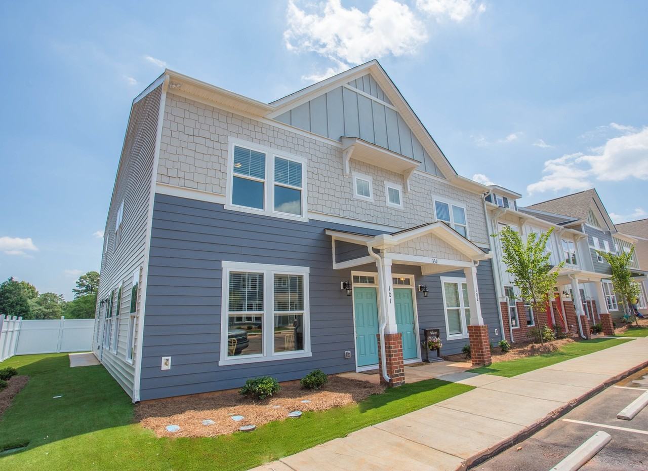 332 Voldemort St - Photo 2 of 50