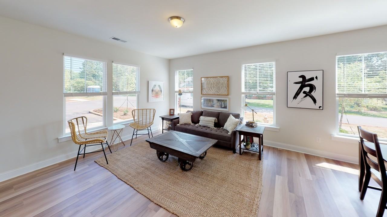 332 Voldemort St - Photo 5 of 50