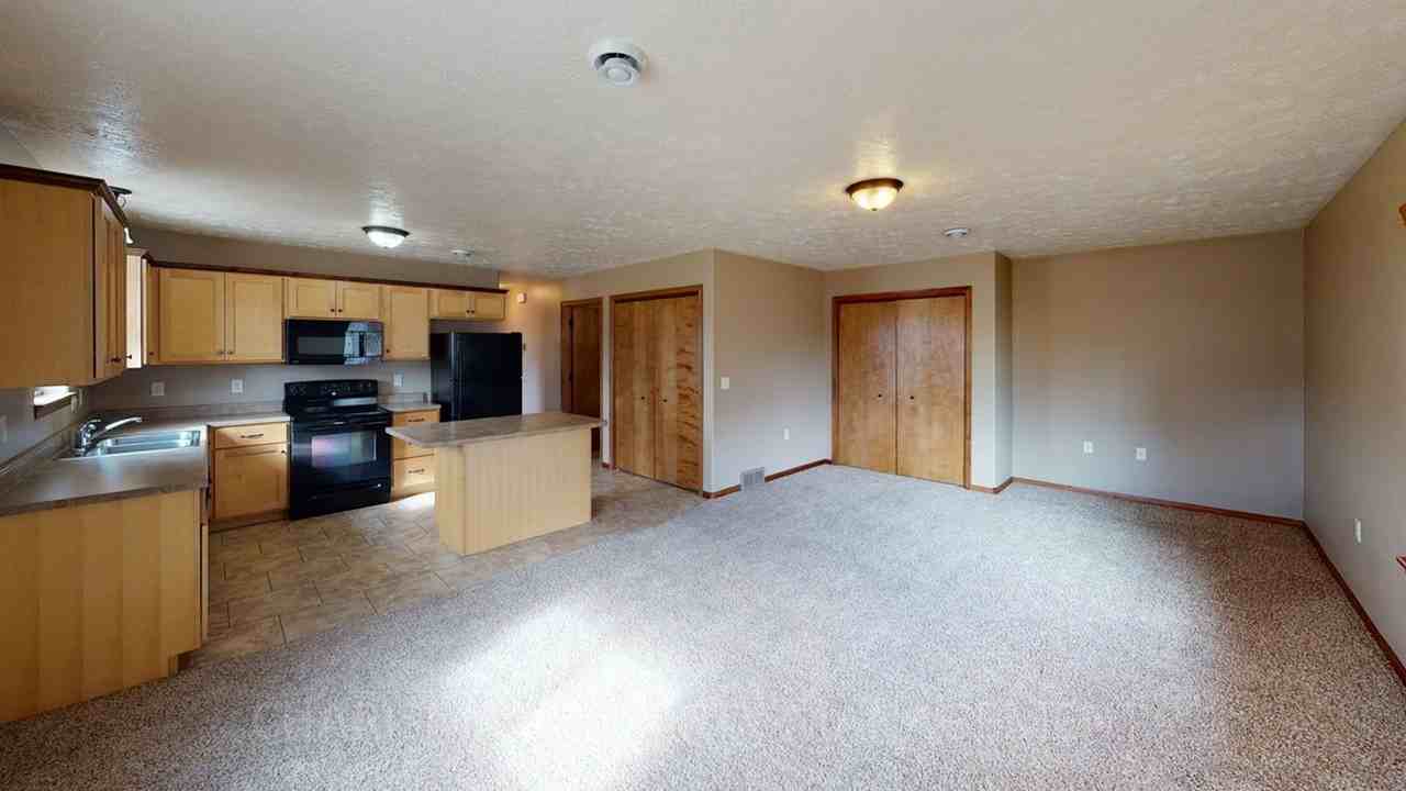 211, 221 & 231 W 4th Street - Photo 6 of 26