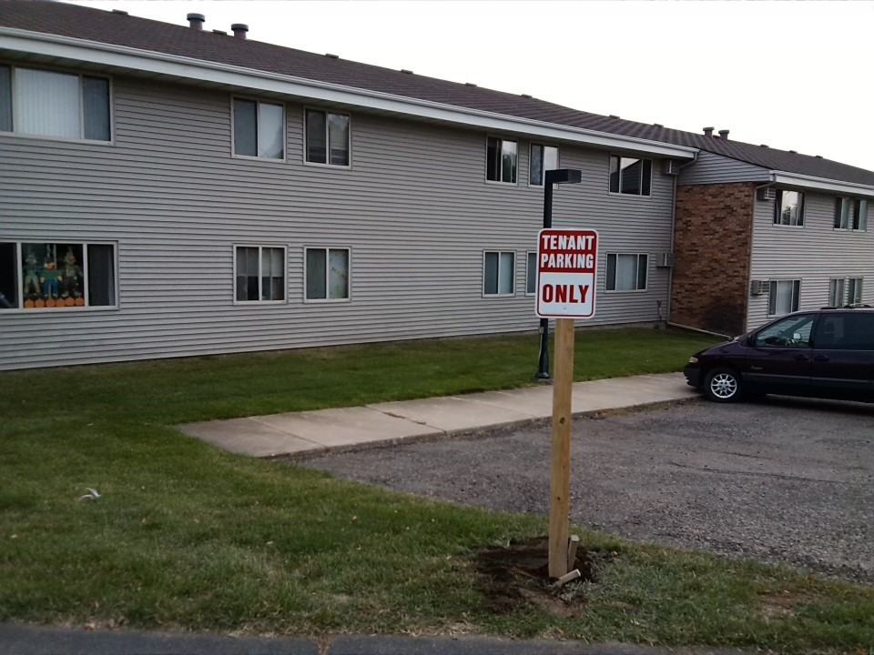 Missouri View Apartments - Photo 5 of 36