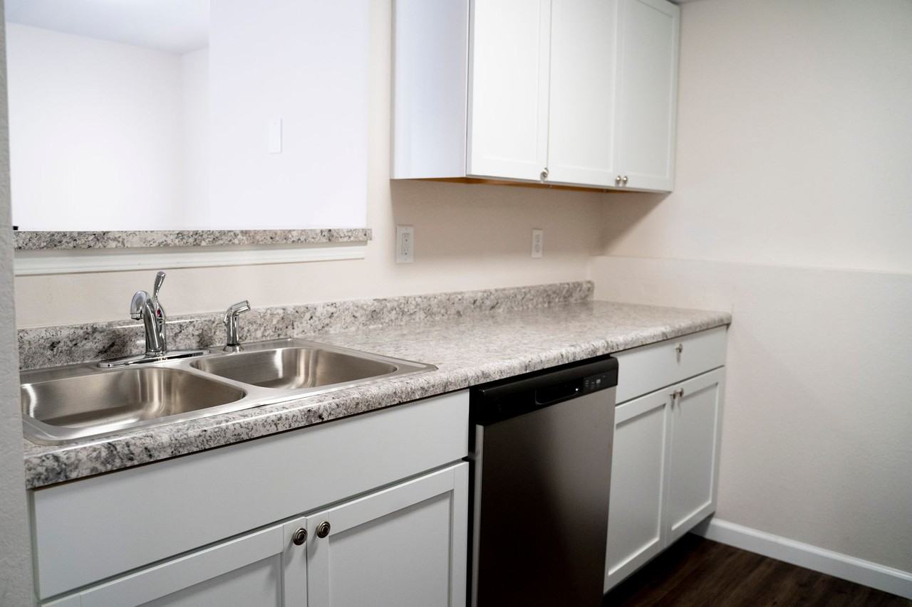 Carson Place - Photo 4 of 11