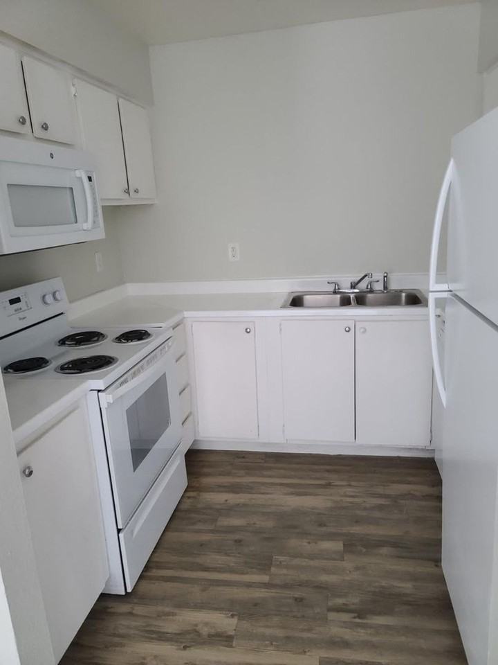 Mirador Apartments - Photo 5 of 50