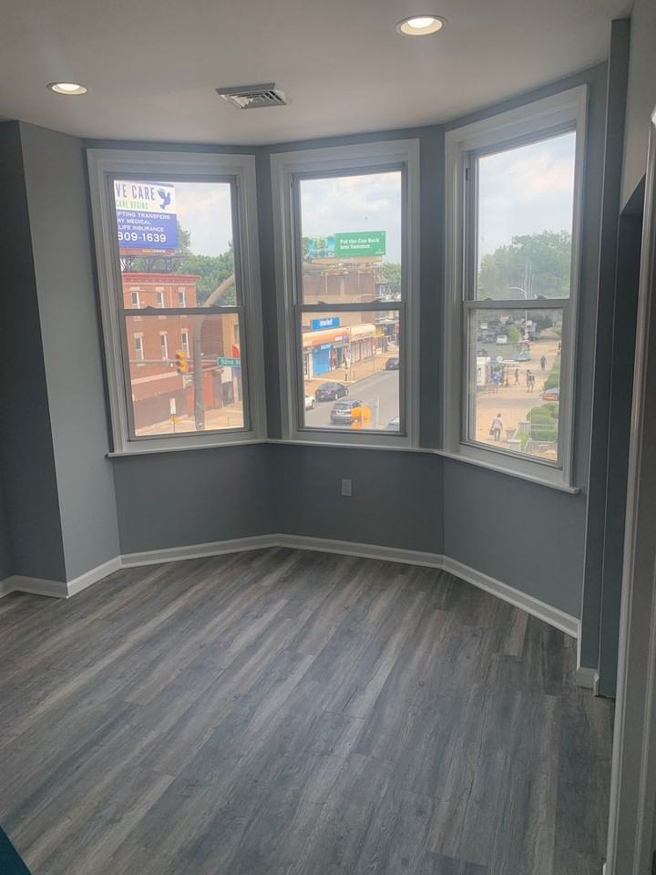 52nd and Chestnut - Photo 3 of 4