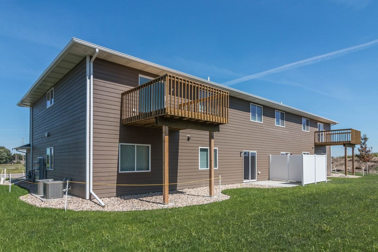 3 spacious bedrooms and 2 full bathrooms. - Photo 2 of 10