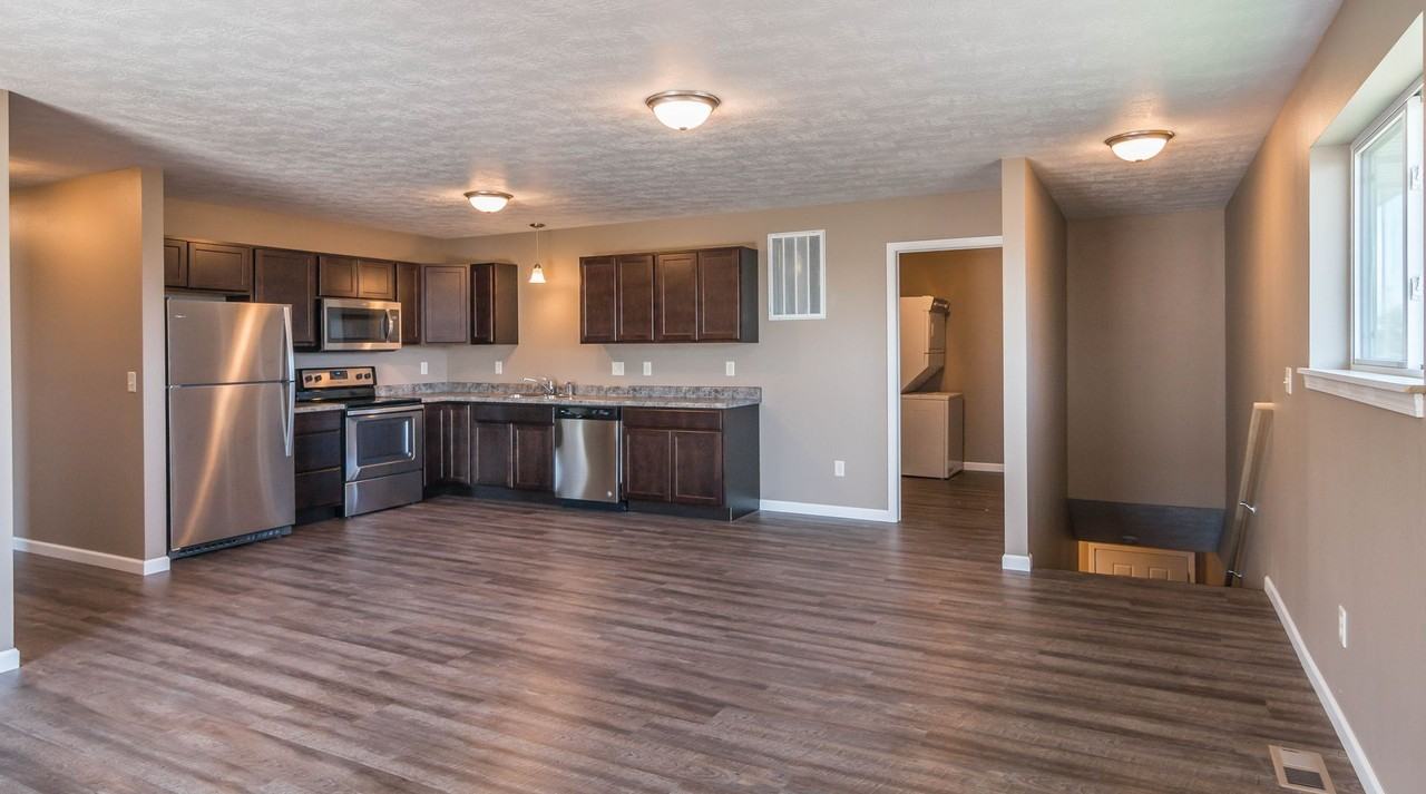 3 spacious bedrooms and 2 full bathrooms. - Photo 4 of 10