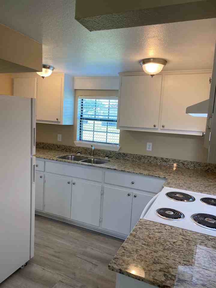 Legacy Place Apartments - Photo 2 of 8