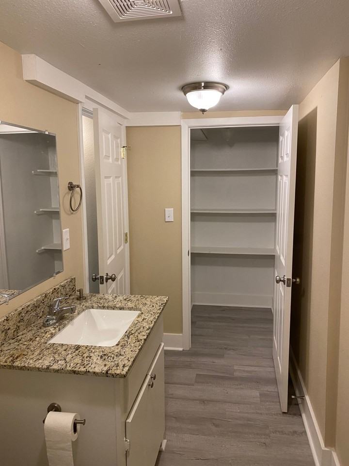 Legacy Place Apartments - Photo 7 of 8