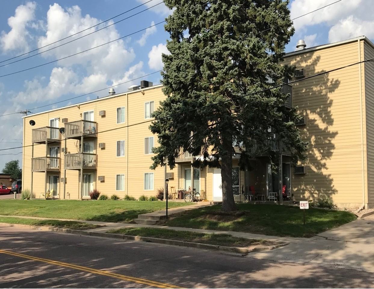 111 N Cleveland Ave - Photo 4 of 12