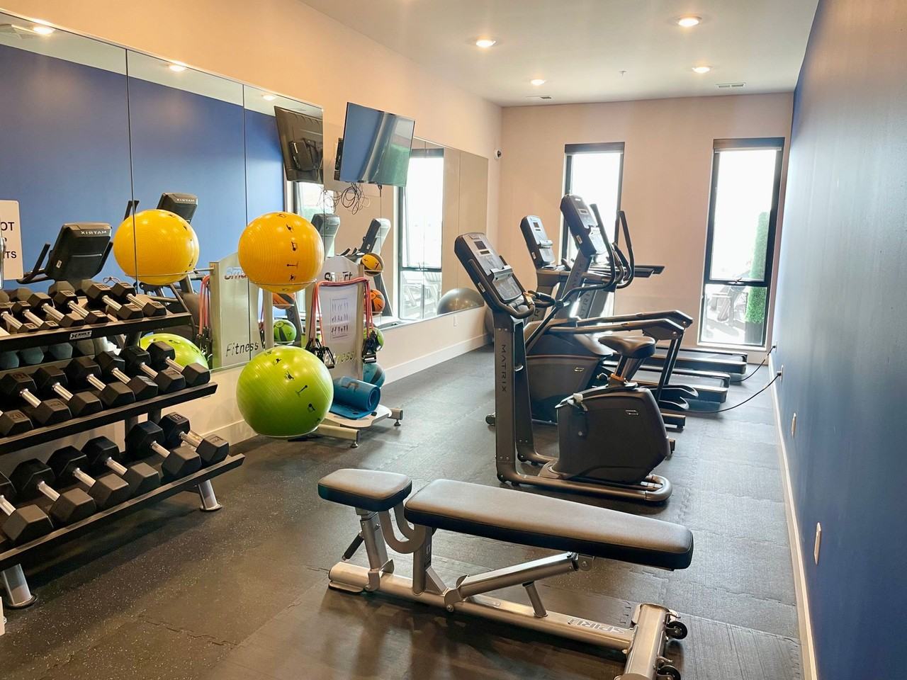 321 Jefferson - Photo 6 of 50