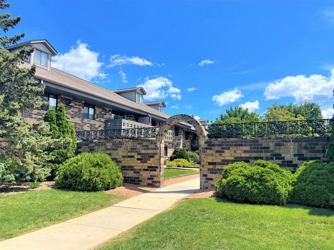 Orchard Park Apartments 6901 W Orchard St, West Allis, WI 53214 Zumper