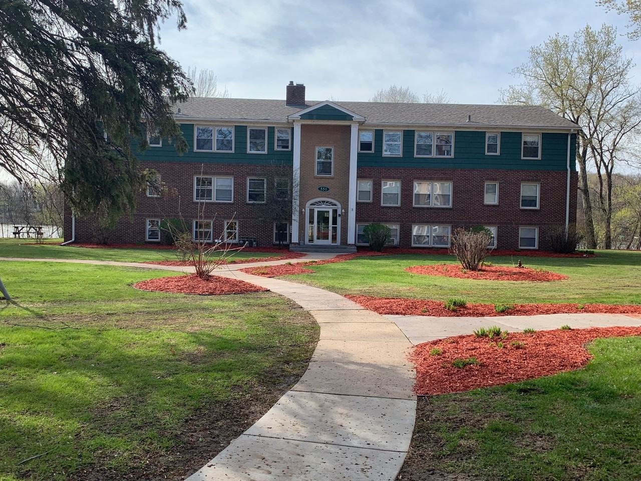 Excelsior Lake Apartments - Photo 3 of 50