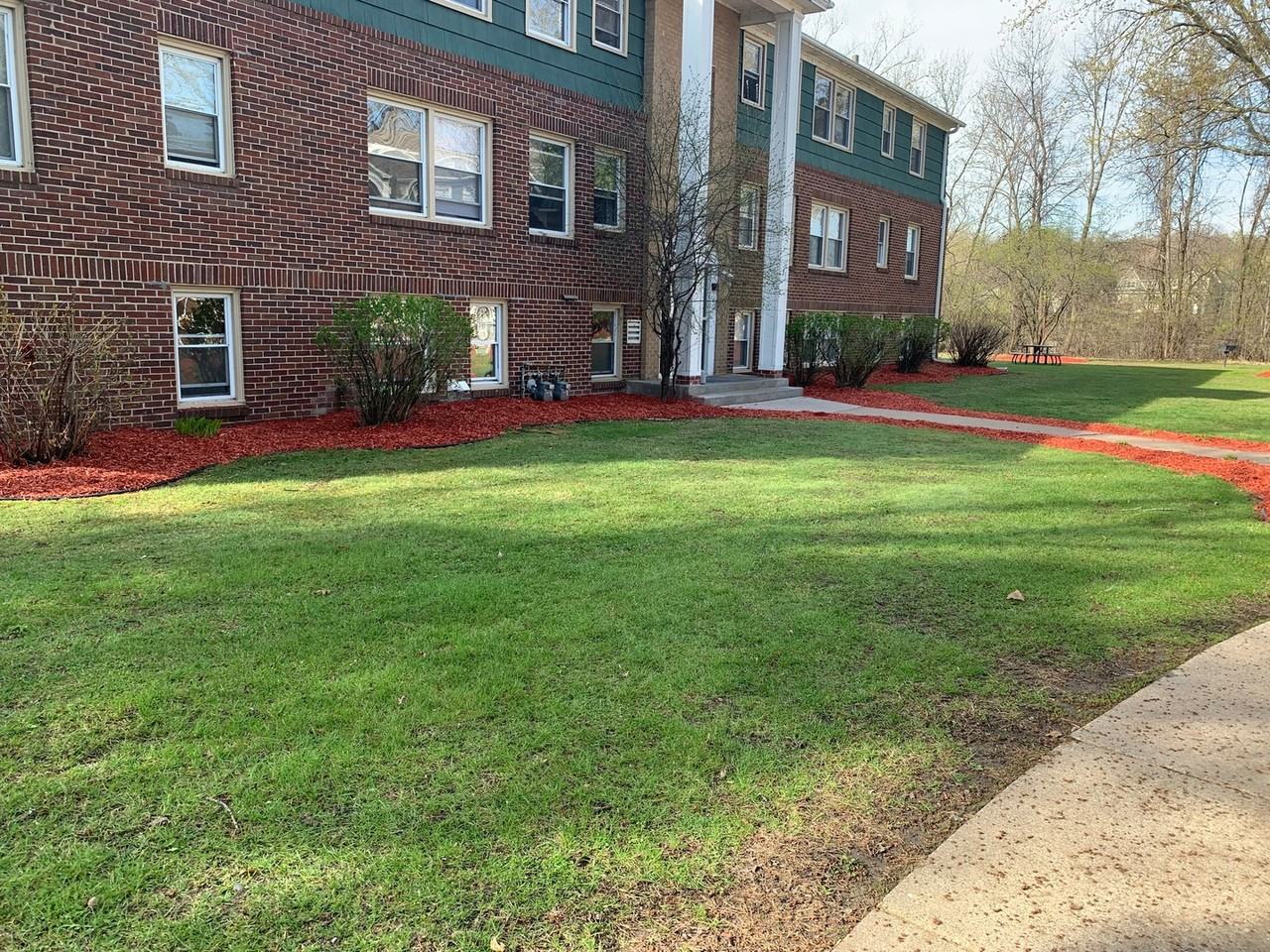 Excelsior Lake Apartments - Photo 4 of 50