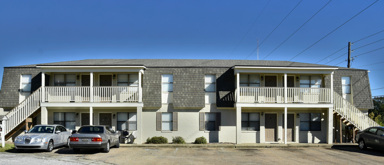 Village Crossing Apartment Homes - Photo 2 of 10