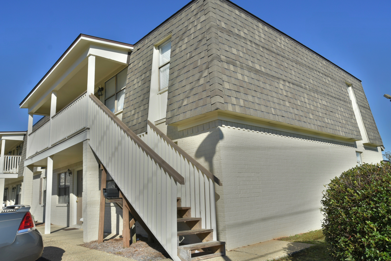 Village Crossing Apartment Homes - Photo 3 of 10