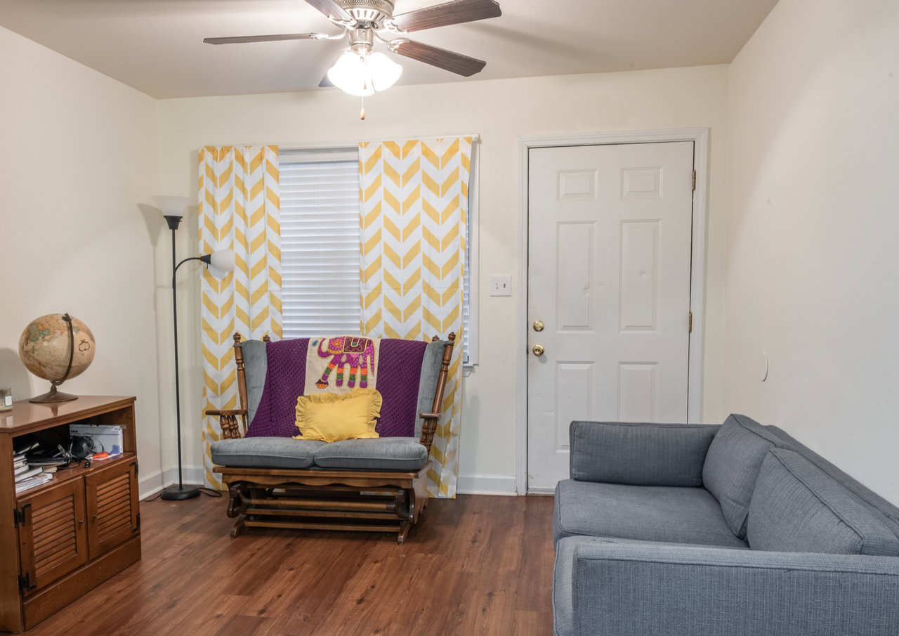 Village Crossing Apartment Homes - Photo 4 of 10