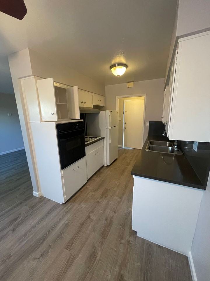 081 - 642 Kirkland Dr - Photo 2 of 21