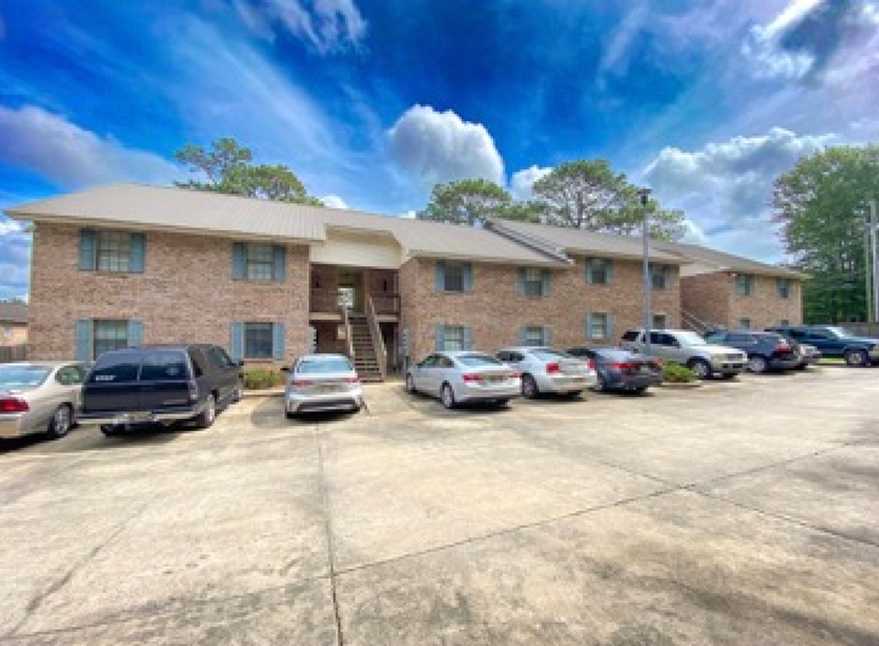 Eagle Pointe Apartment Homes - Photo 3 of 20