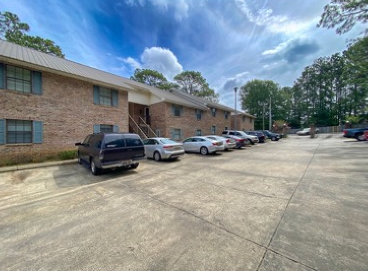 Eagle Pointe Apartment Homes - Photo 4 of 20