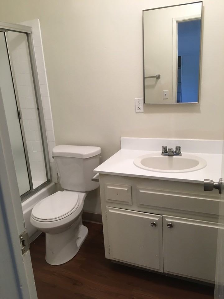 Studio Club Apartments - Photo 3 of 7