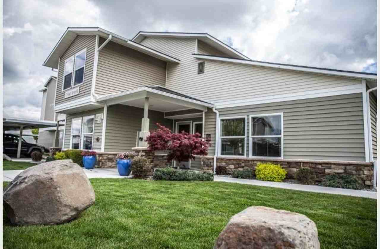 Bentley Apartments - Photo 7 of 50