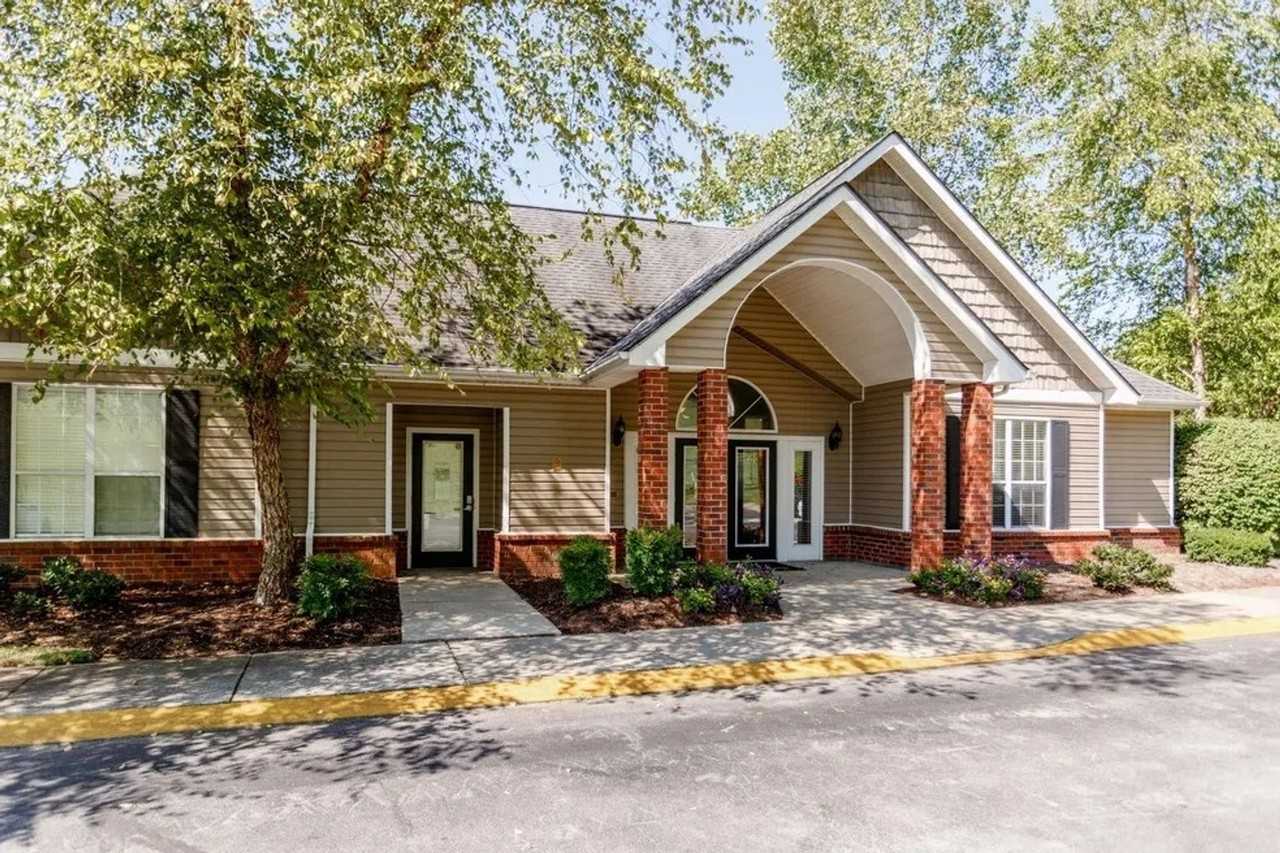 Avalon of Hermitage - Photo 2 of 50