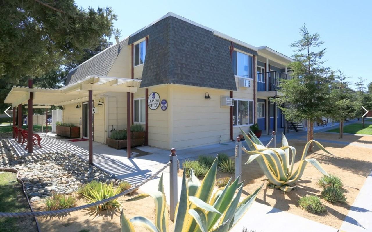 450 - Harbor Breeze - Photo 2 of 21