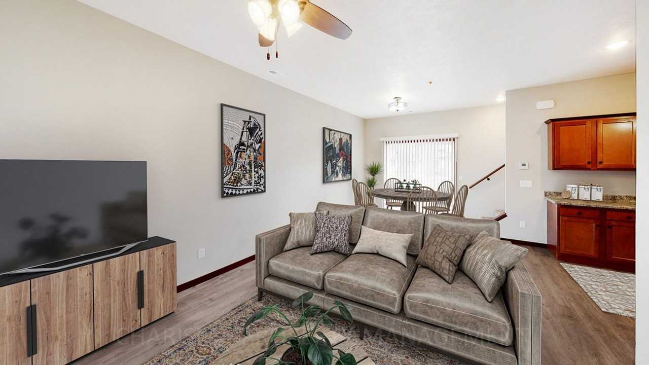 1439 Mary Pl - Photo 4 of 23