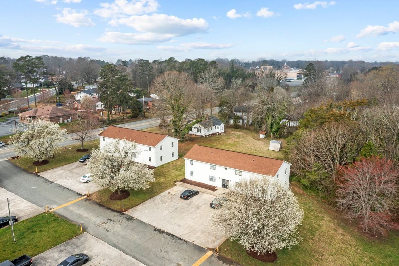 27253 508-H East Harden St Graham, NC 27253 - Photo 2 of 23