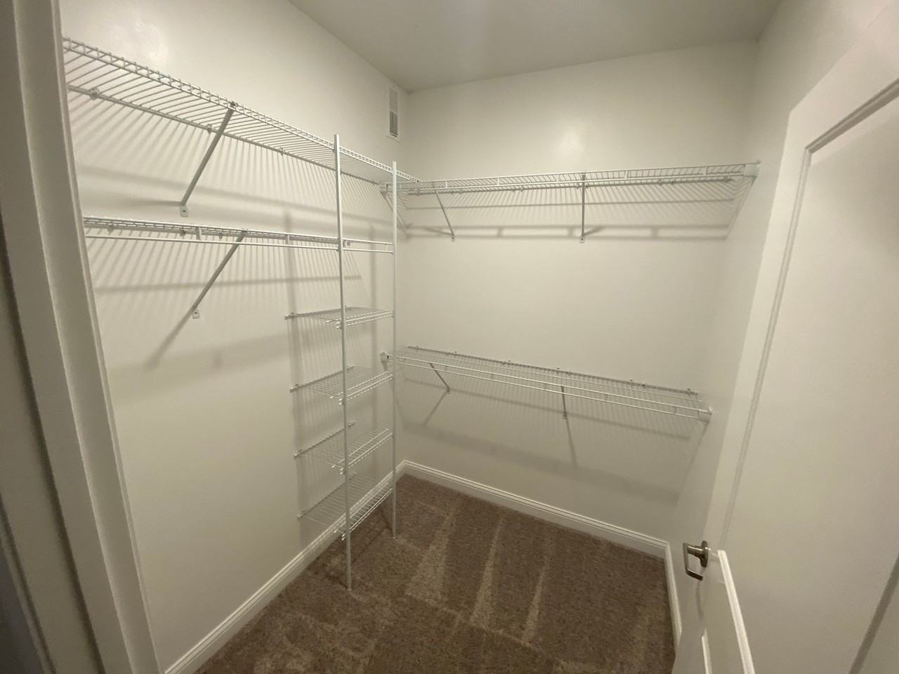 1037-1041 Ekstam Drive - Photo 5 of 6