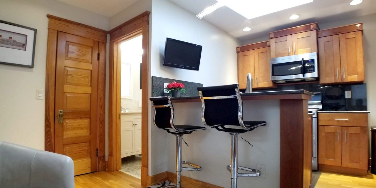 139 Bryant - Photo 2 of 17