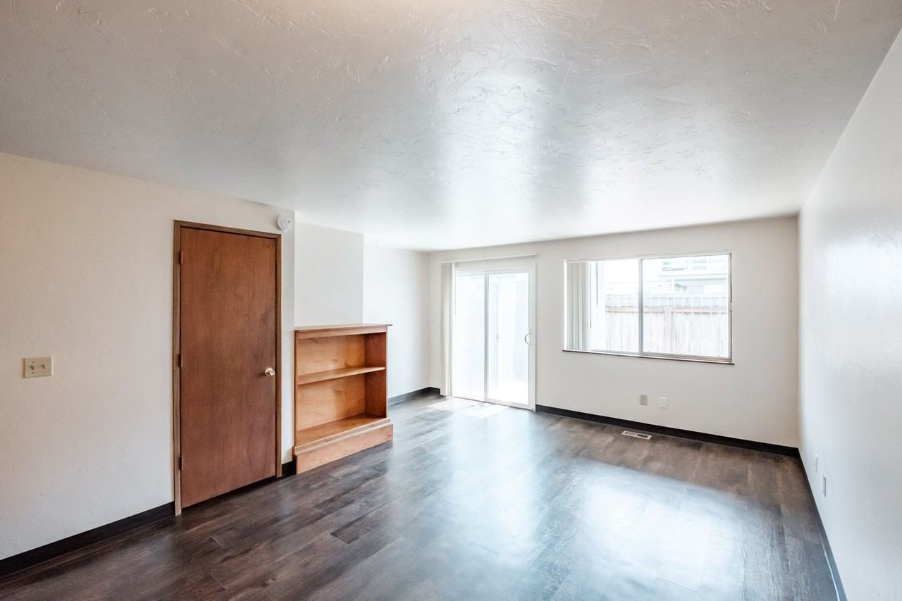 MGT-Meadow Green Townhomes - Photo 2 of 25