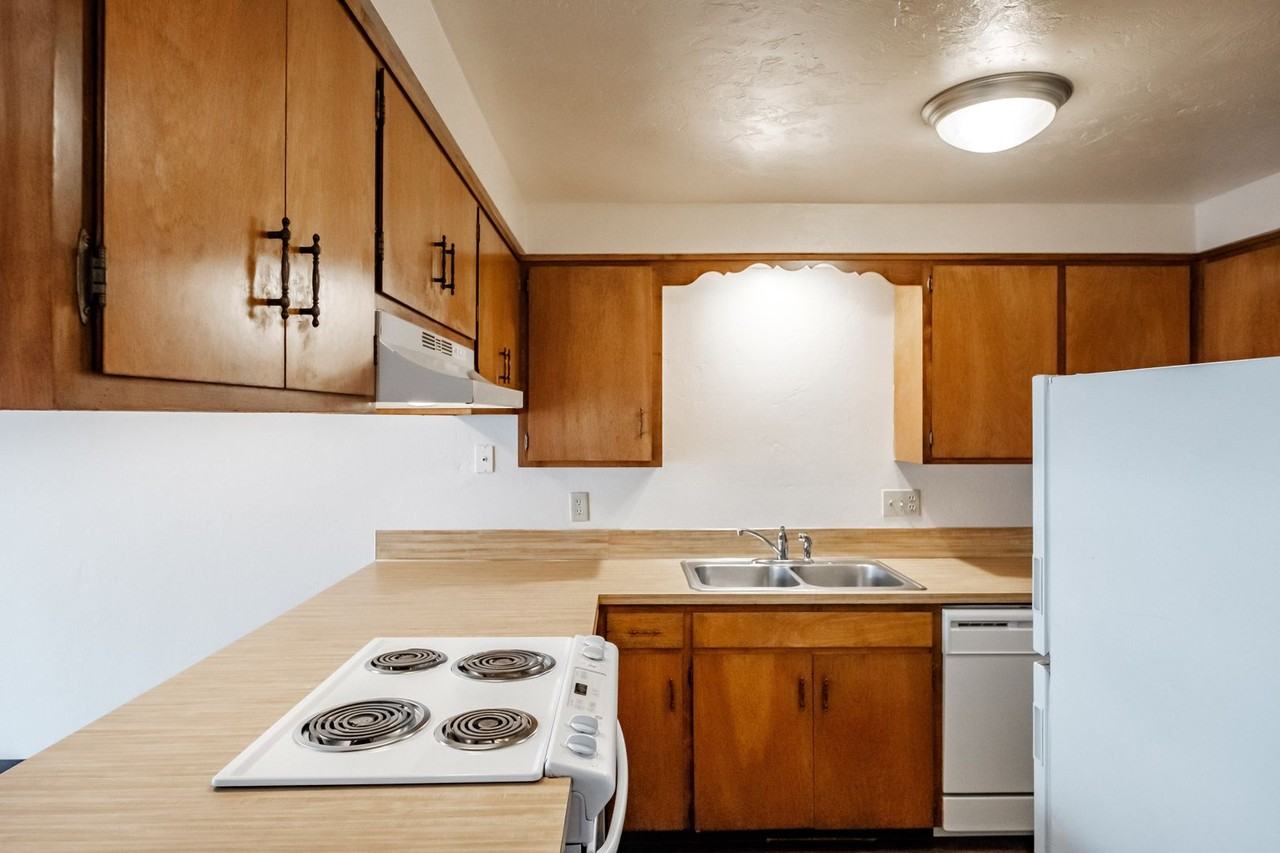 MGT-Meadow Green Townhomes - Photo 6 of 25