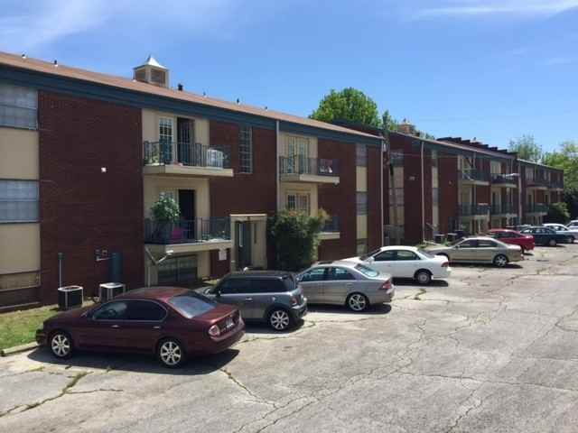 The Colonial - Photo 7 of 17