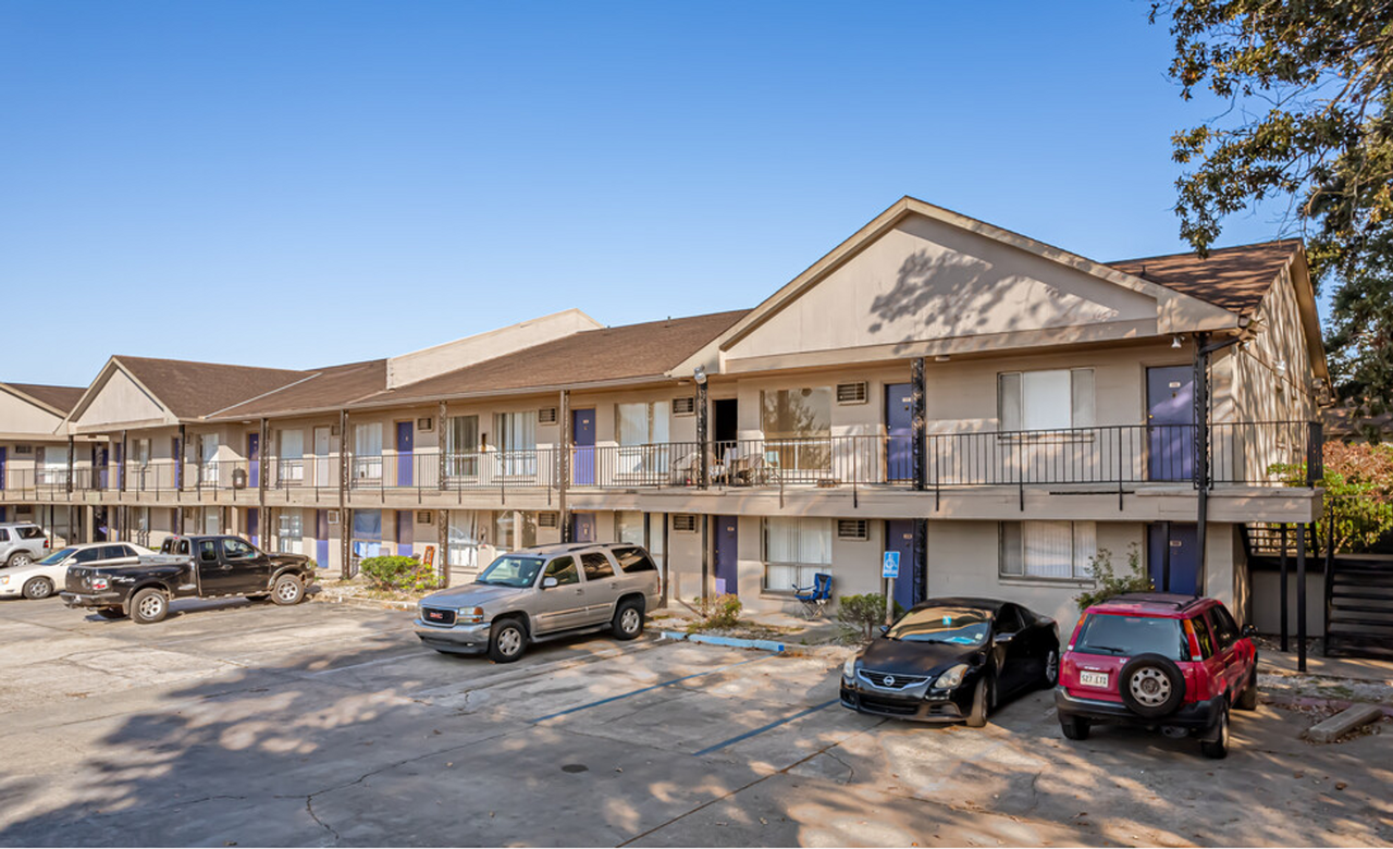 Fleur Apartments in Park ForestLA North, Central, LA 70814 Zumper