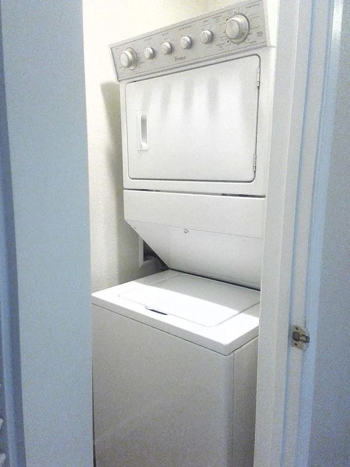 AMG Townhomes - Photo 5 of 11