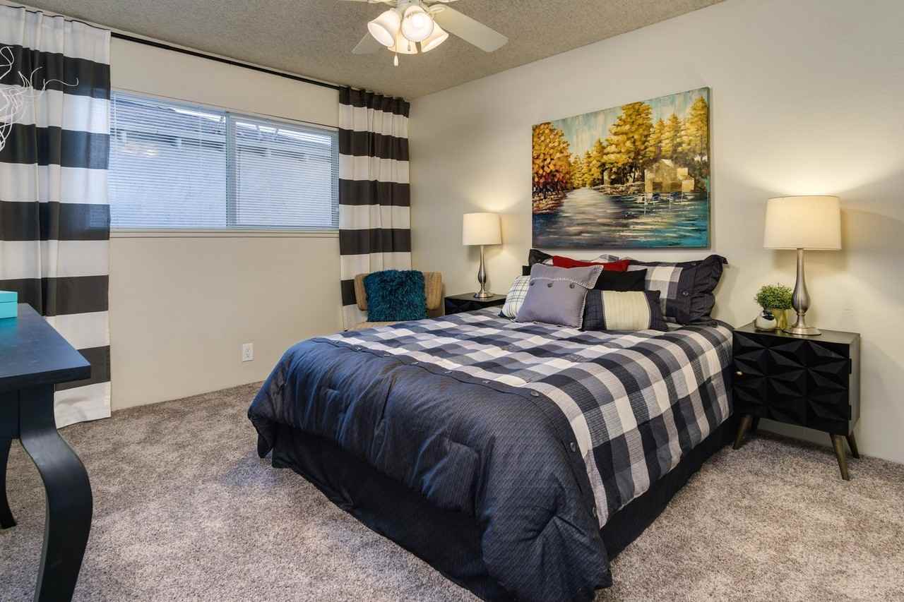 Redwood Park Apartments - Photo 6 of 8