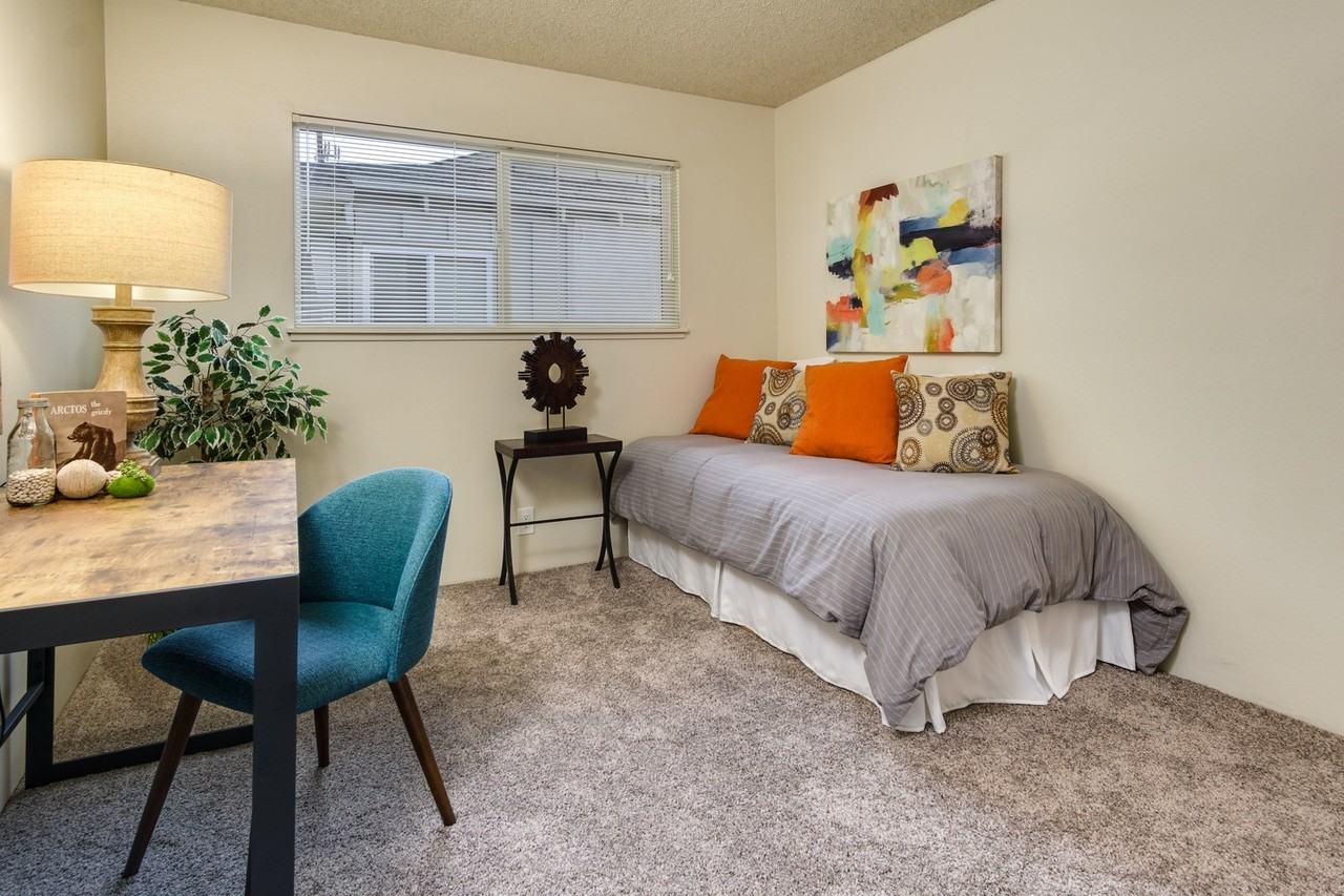 Redwood Park Apartments - Photo 7 of 8