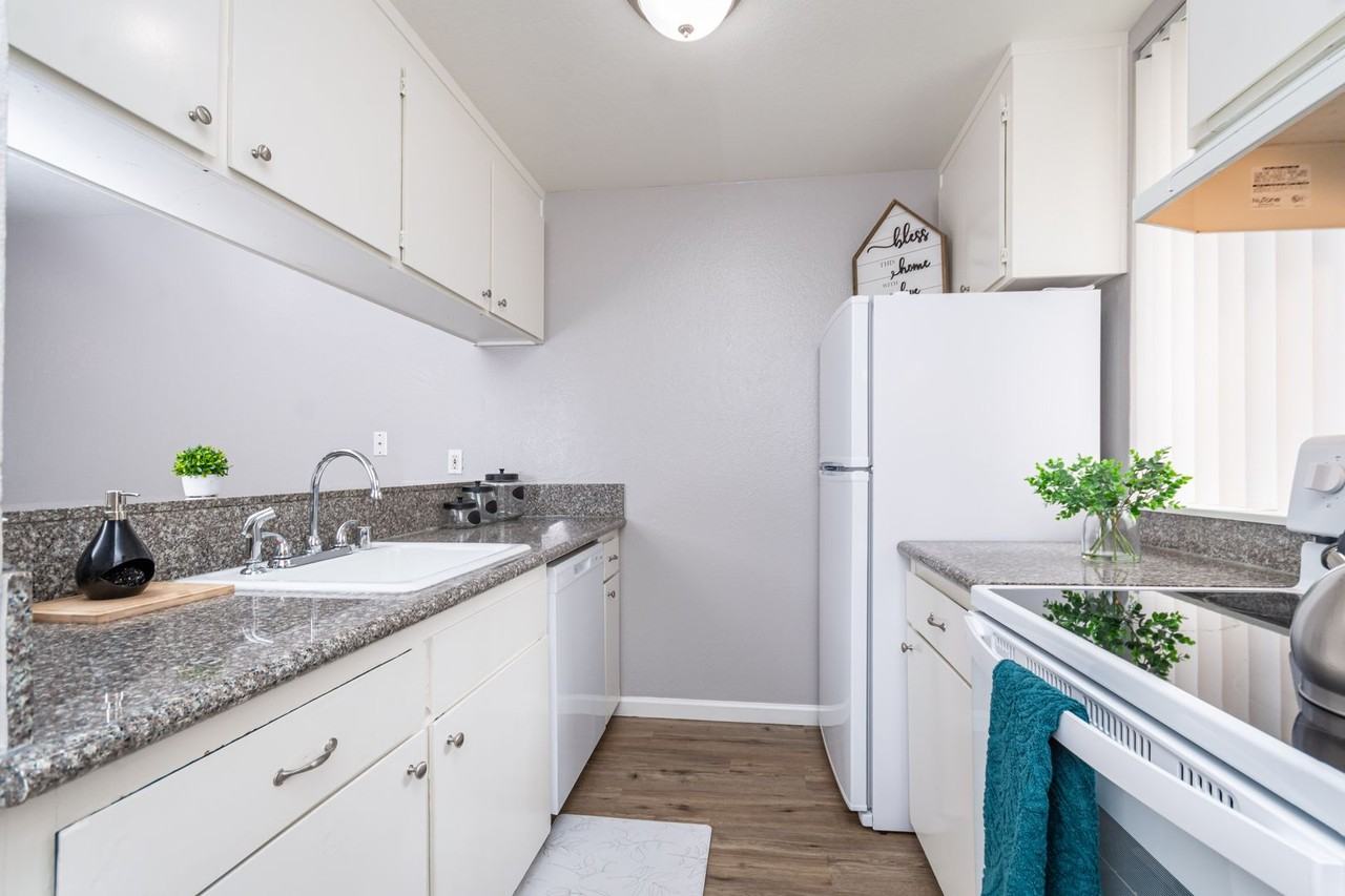 ONE MONTH FREE! - Photo 7 of 28