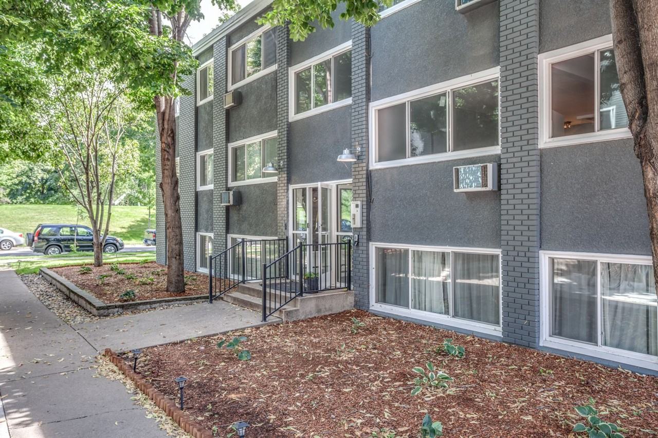 732 Polk St NE - Photo 3 of 24