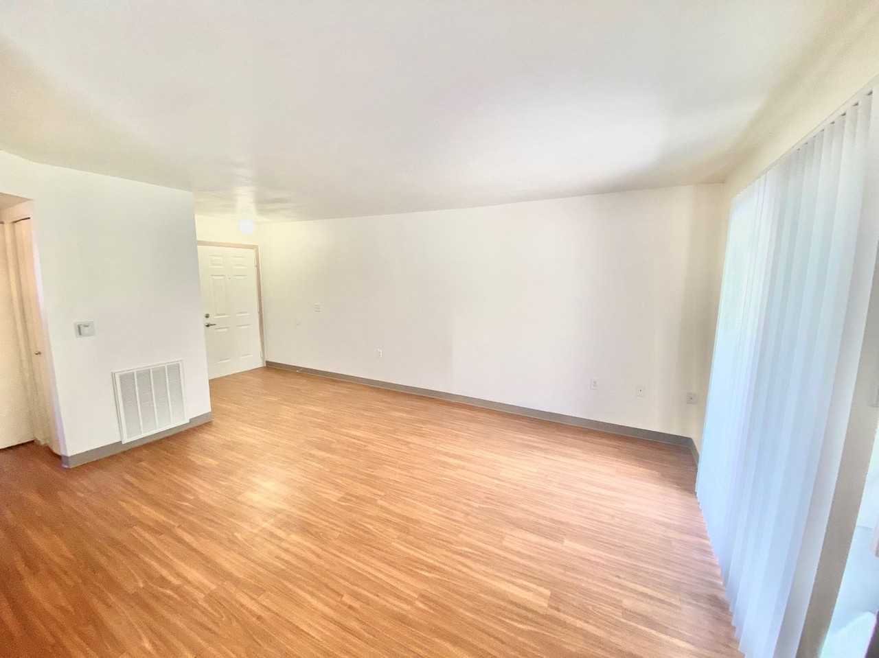 Aspen Court Apartments - Photo 2 of 9