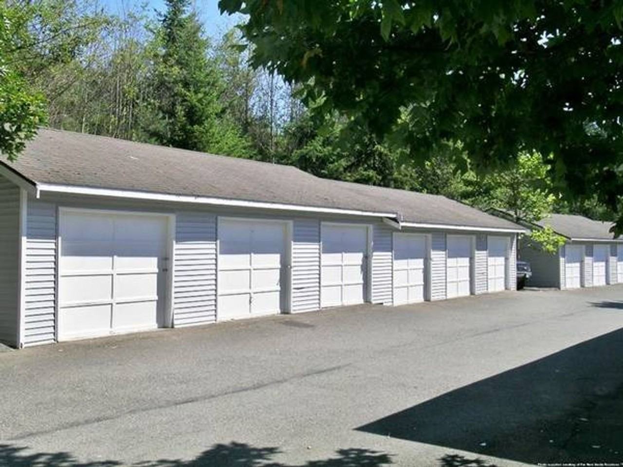 Signature Apartments - Photo 7 of 14