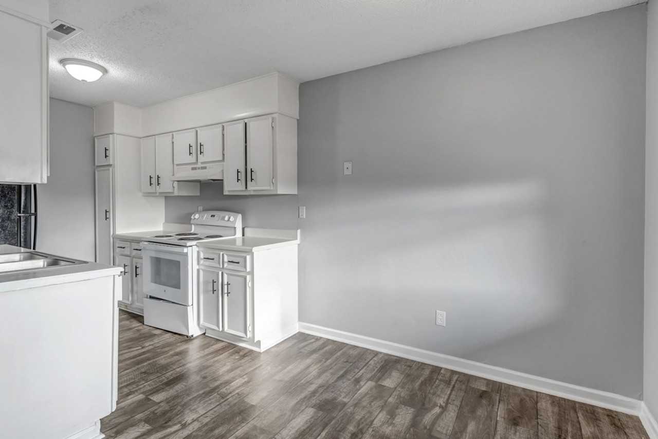 1220 2nd Avenue Southwest - Photo 3 of 21