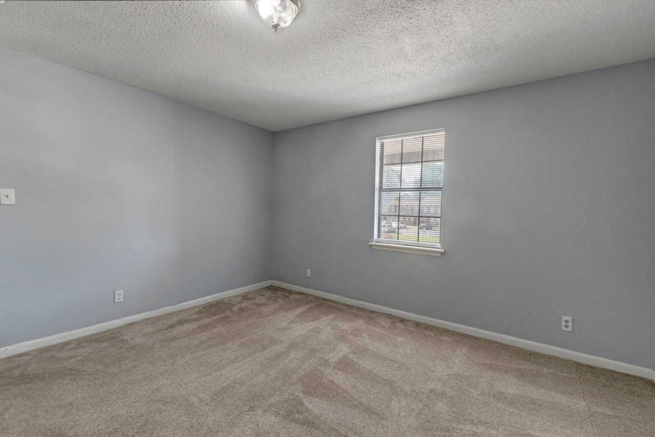 1220 2nd Avenue Southwest - Photo 7 of 21