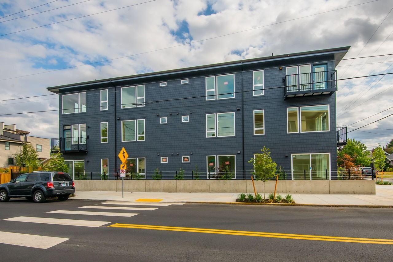 Fremont Villas - Photo 2 of 3