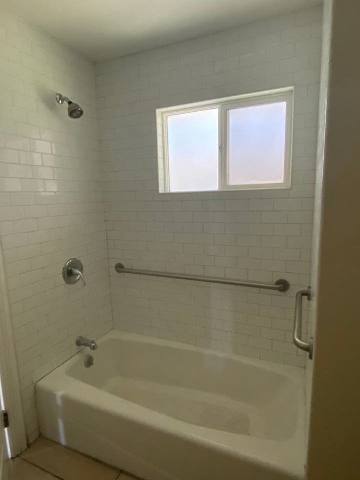 3856 S. Normandie Ave - Photo 6 of 15