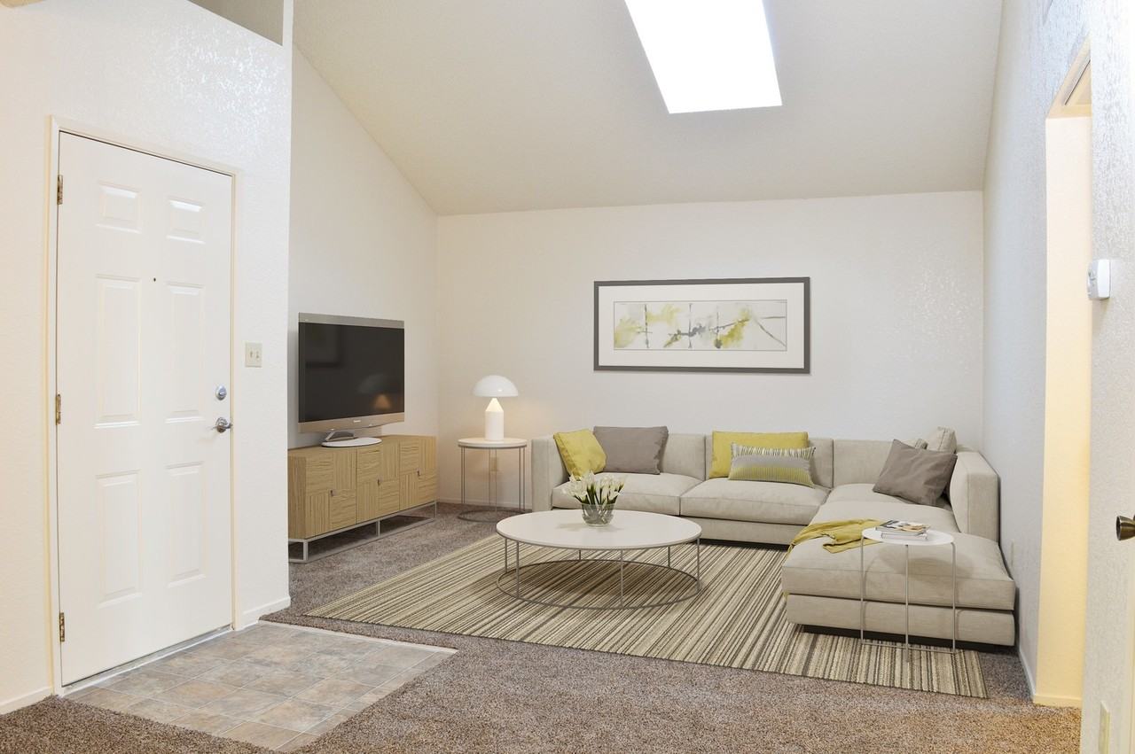 Panorama Pines Apartments - Photo 3 of 11