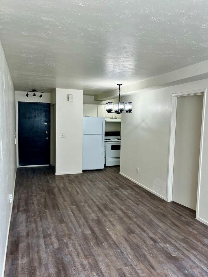 Caledonian Apartments - Photo 3 of 17